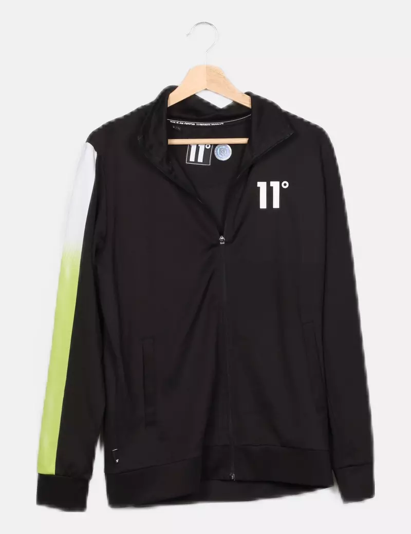 11º Conjunto deportivo negro