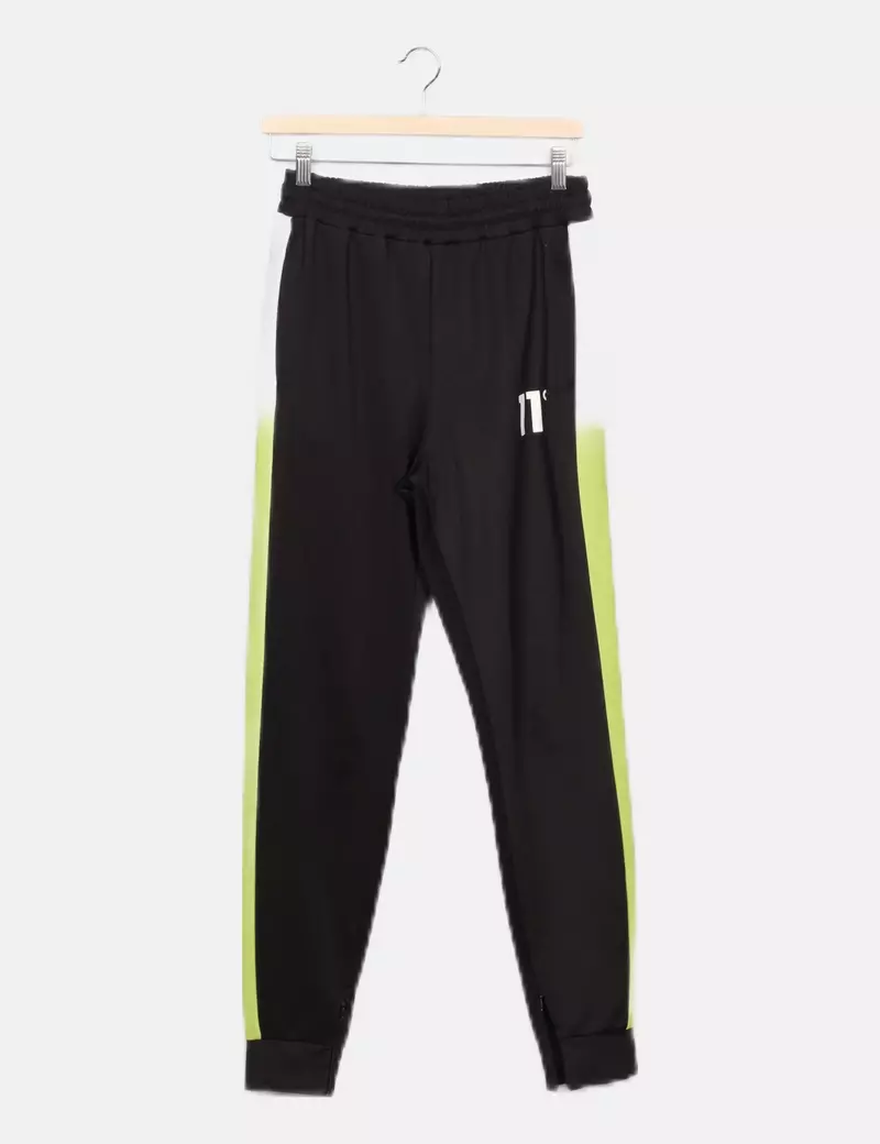 11º Conjunto deportivo negro