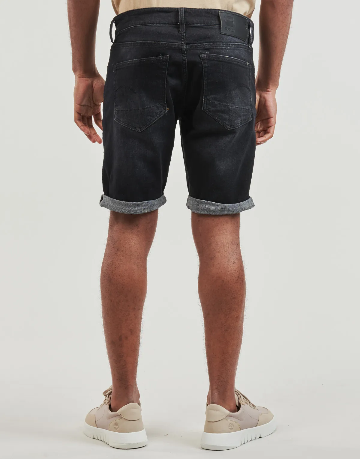 3301 slim short
