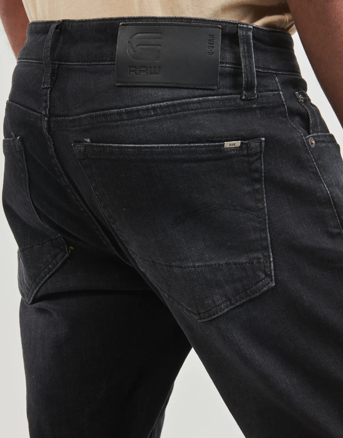 3301 slim short