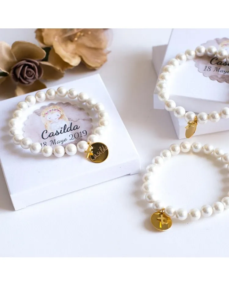 6 pulseras de perlas bautizo con medalla dorada