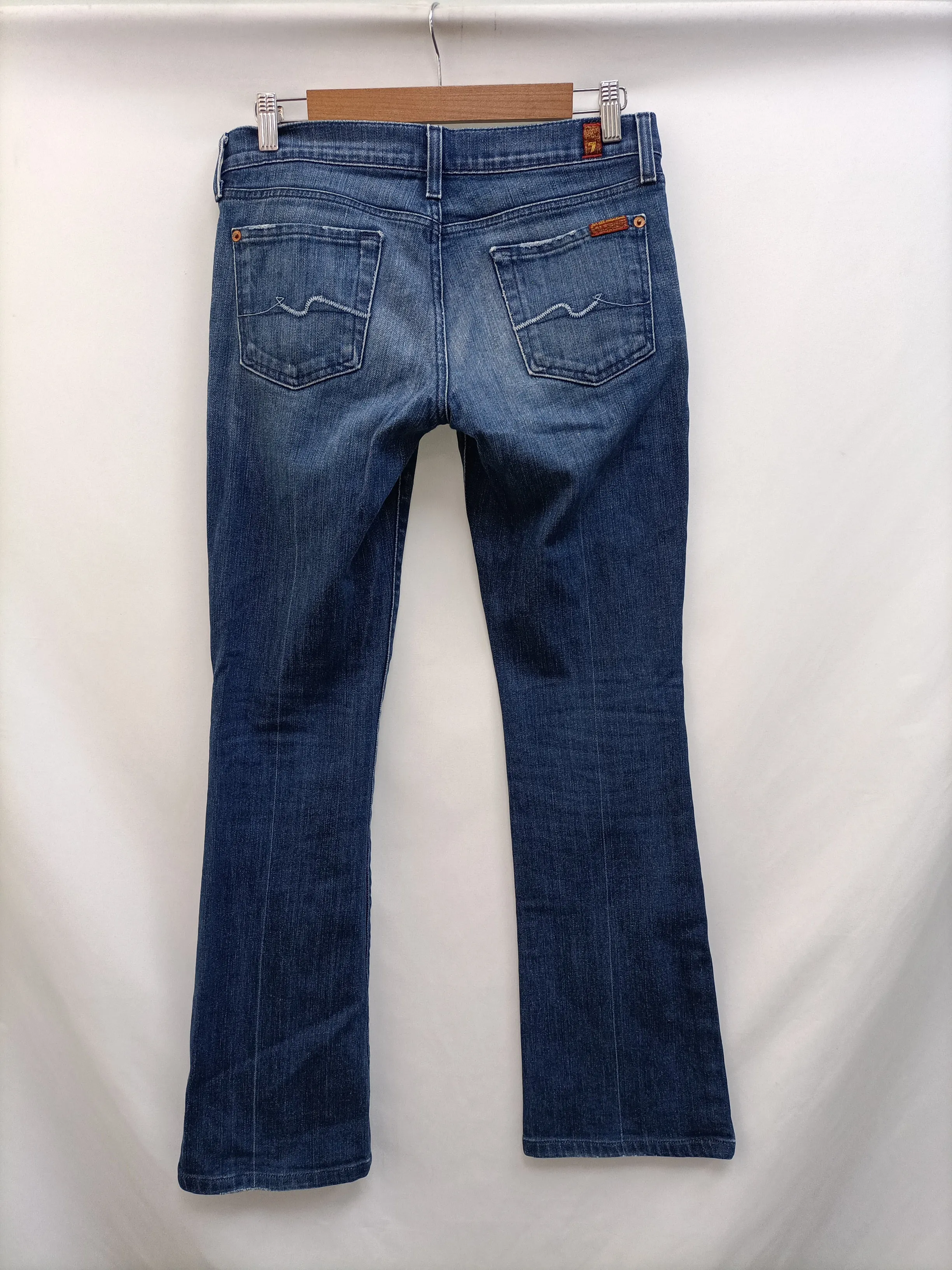 7 FOR ALL MAKIND. Pantalón denim campana T.34