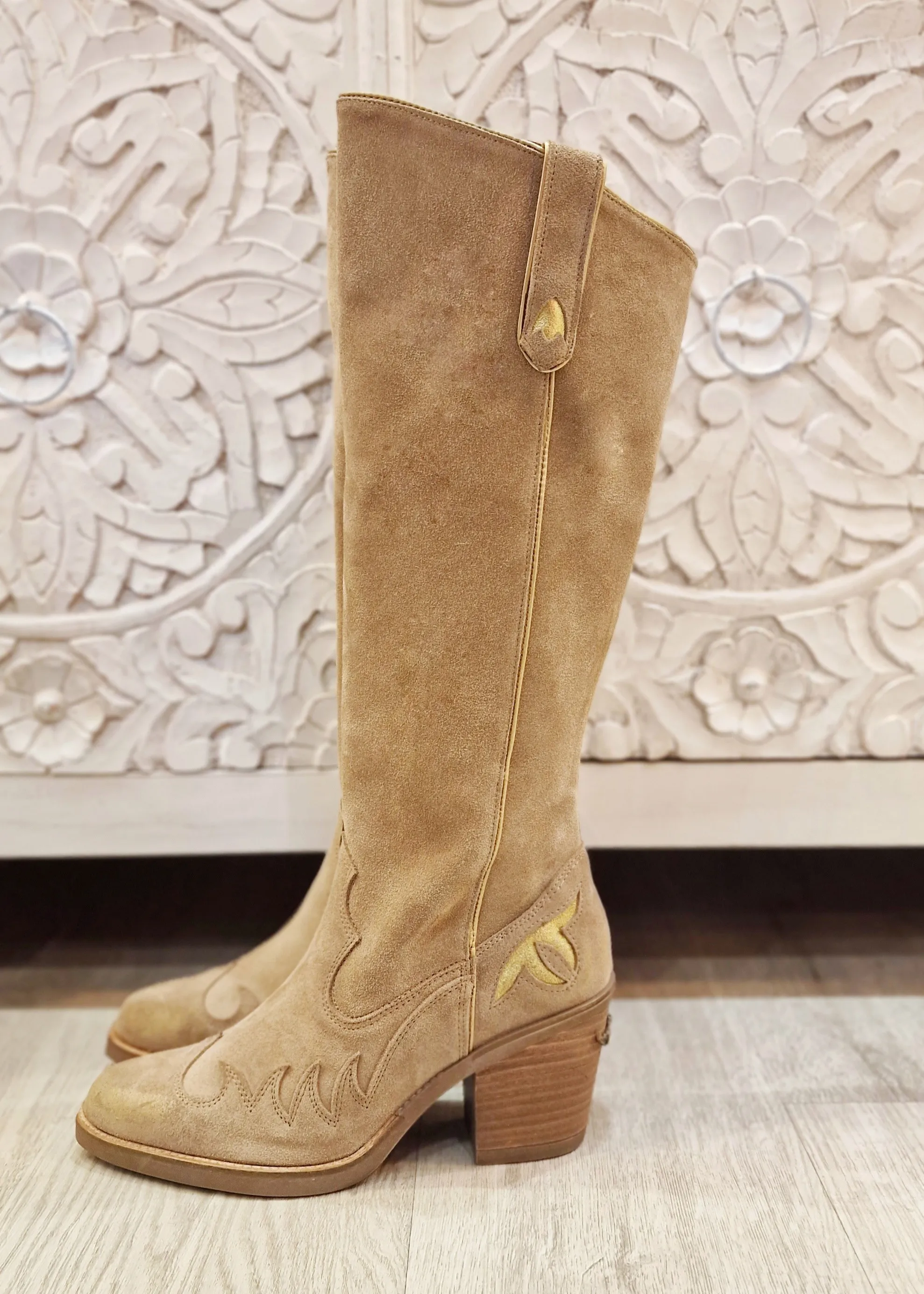 Botas piel arena Asimétrica