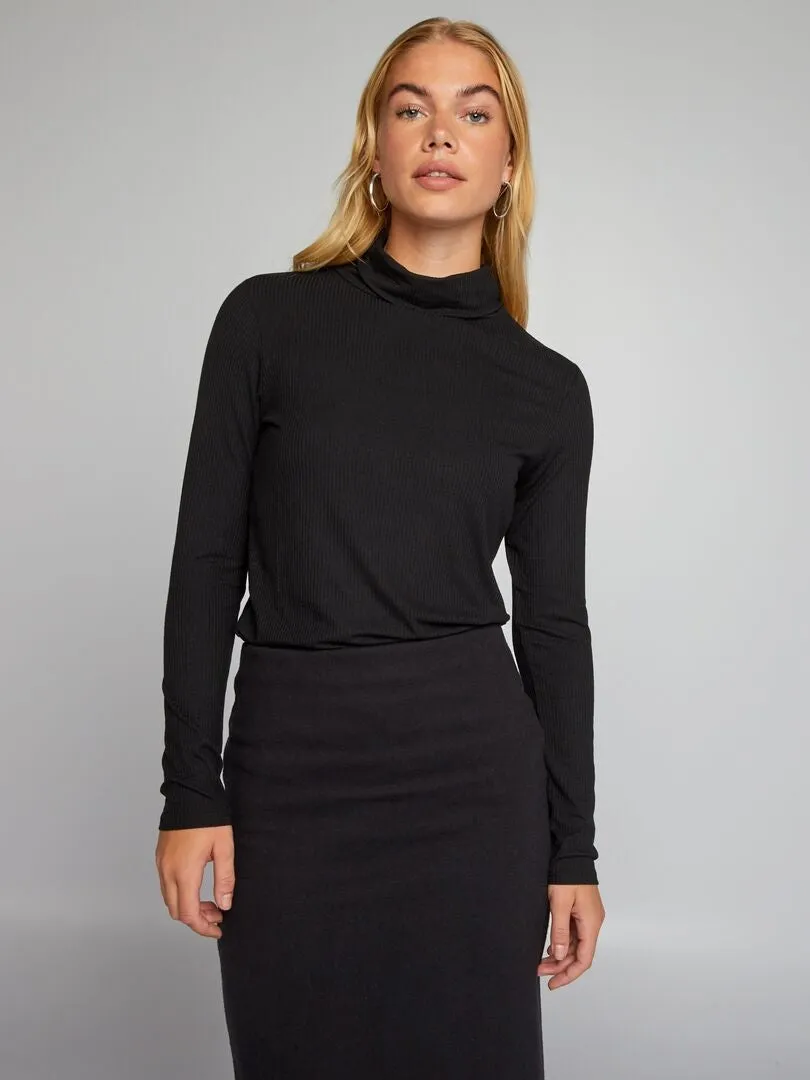 CAMISETA DE CANALé DE CUELLO VUELTO  NEGRO