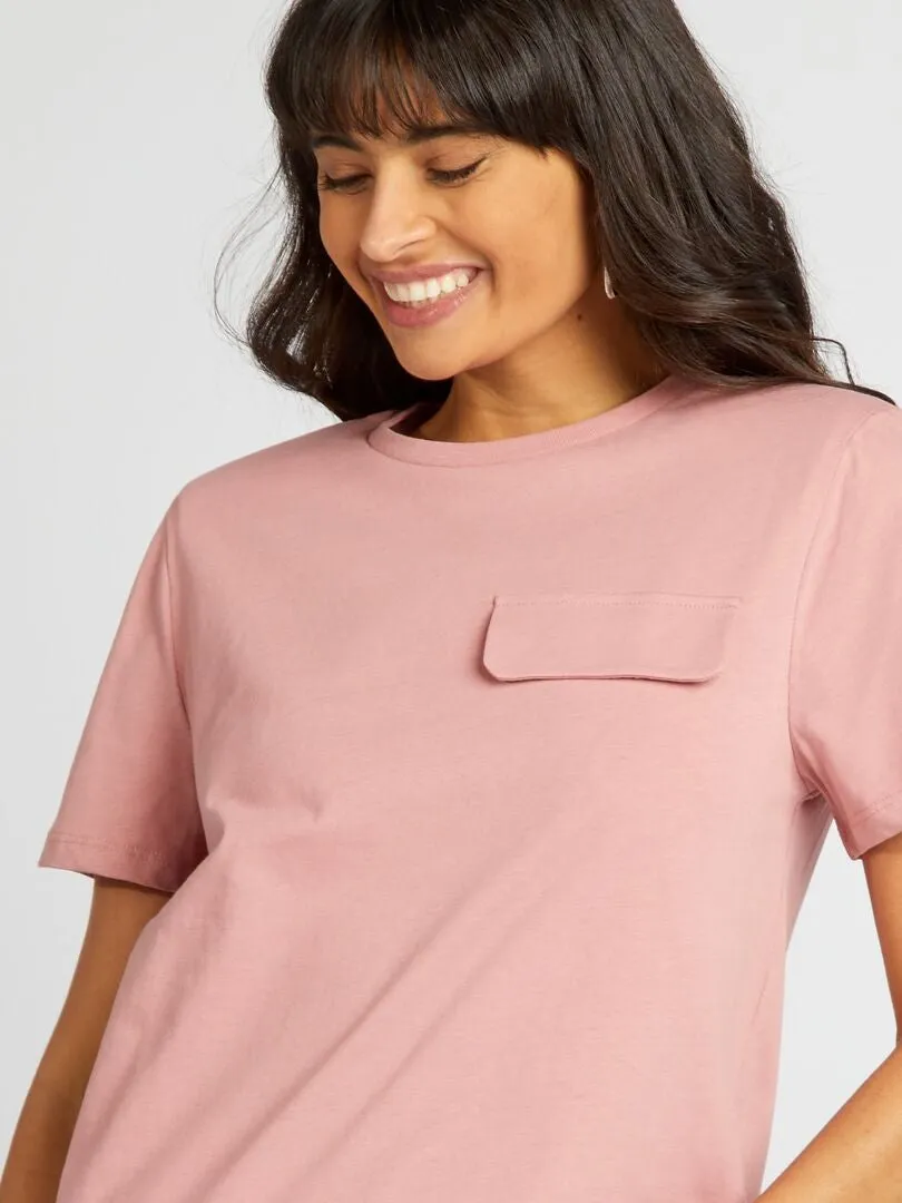 CAMISETA DE MANGA CORTA CON BOLSILLO EN EL PECHO  ROSA