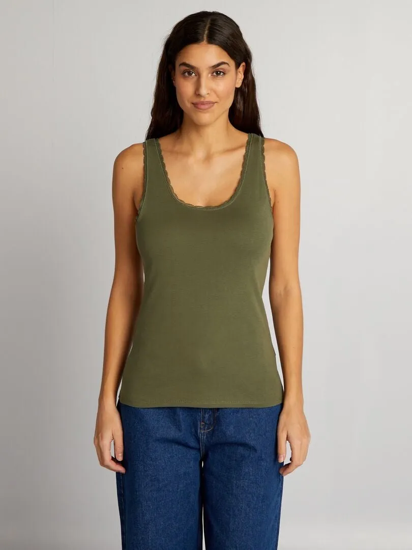 CAMISETA SIN MANGAS CON DETALLES BORDADOS  VERDE
