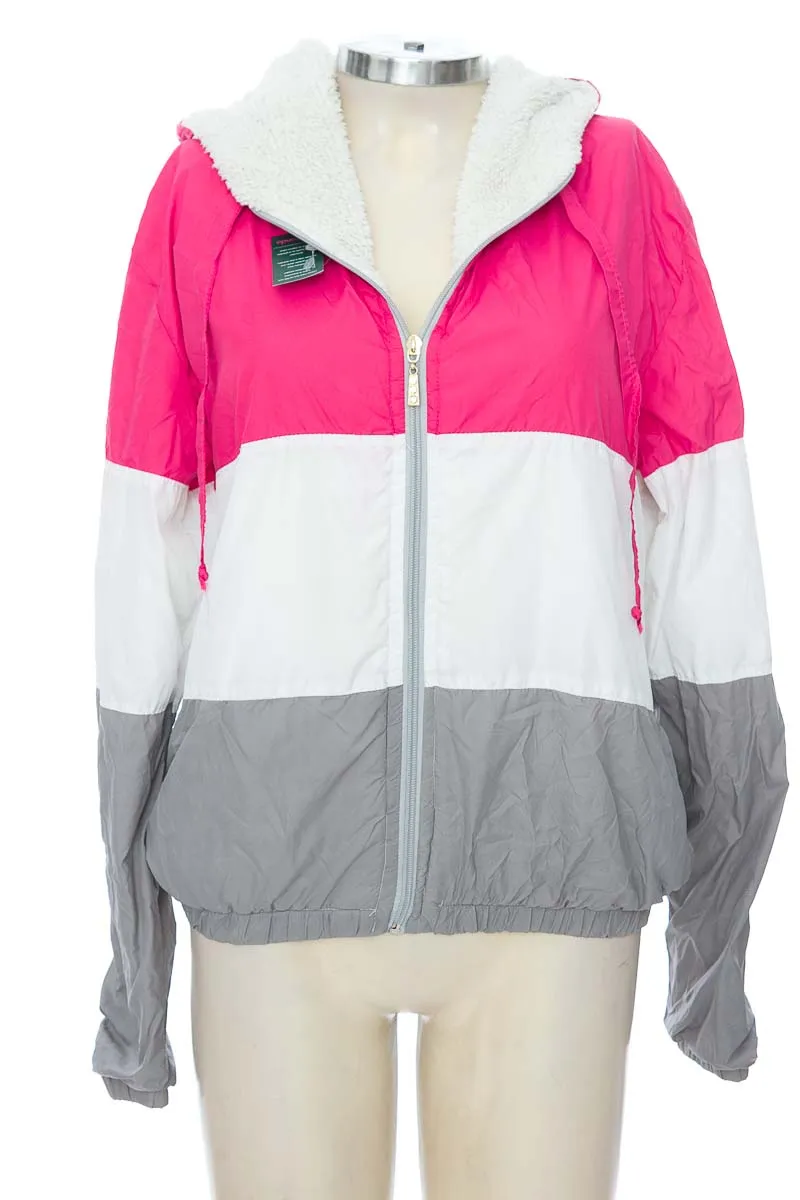 CHAQUETA / ABRIGO COLOR ROSADO  CLOSEANDO