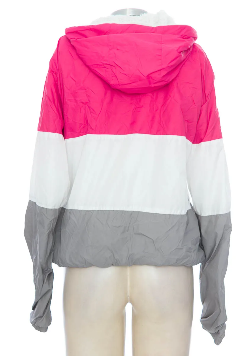 CHAQUETA / ABRIGO COLOR ROSADO  CLOSEANDO