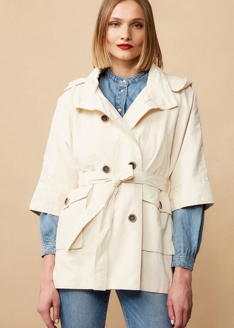 Gabardina corta beige y rosa