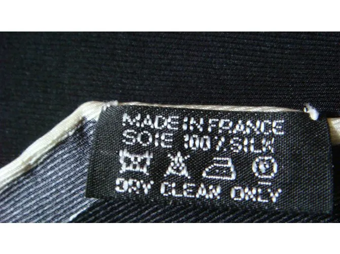Hermès Bufanda de seda Negro 