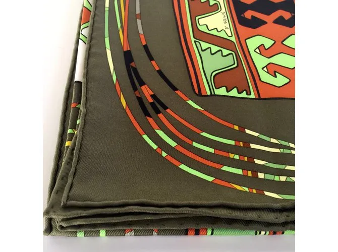 Hermès Bufandas de seda Verde 