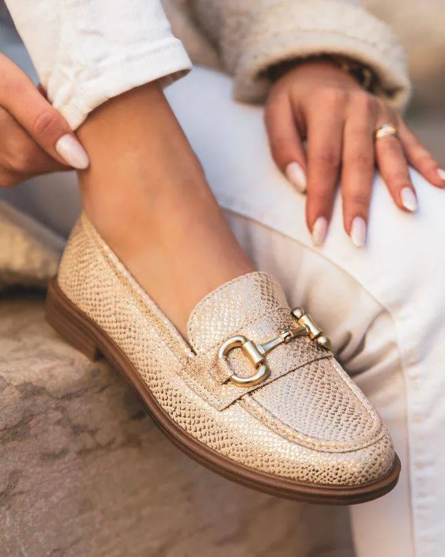 MOCASíN DE MUJER EN COLOR DORADO  ZéLIE