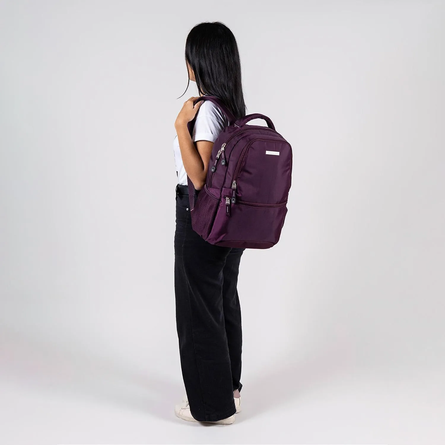 Mochila Grande Chenson Pro Para Mujer Merlot Tinto Con Porta Laptop De Hasta 15.