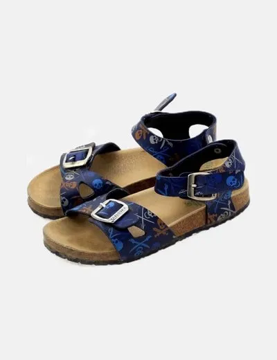 Pablosky Sandalia azul marino estampada