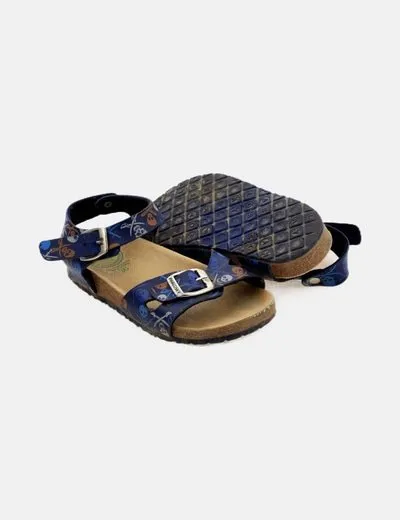 Pablosky Sandalia azul marino estampada