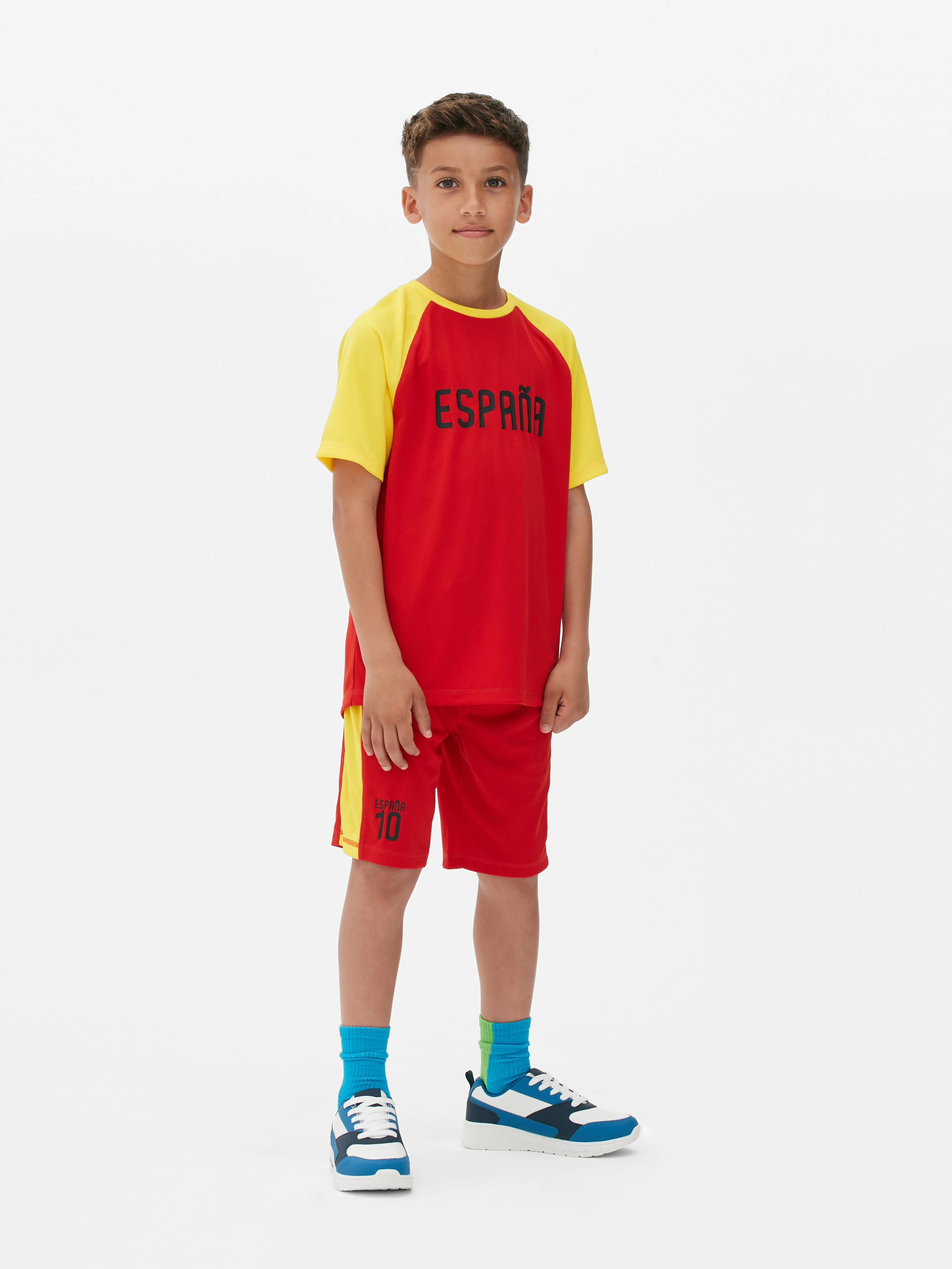 Pantalones cortos y camiseta de fútbol de España