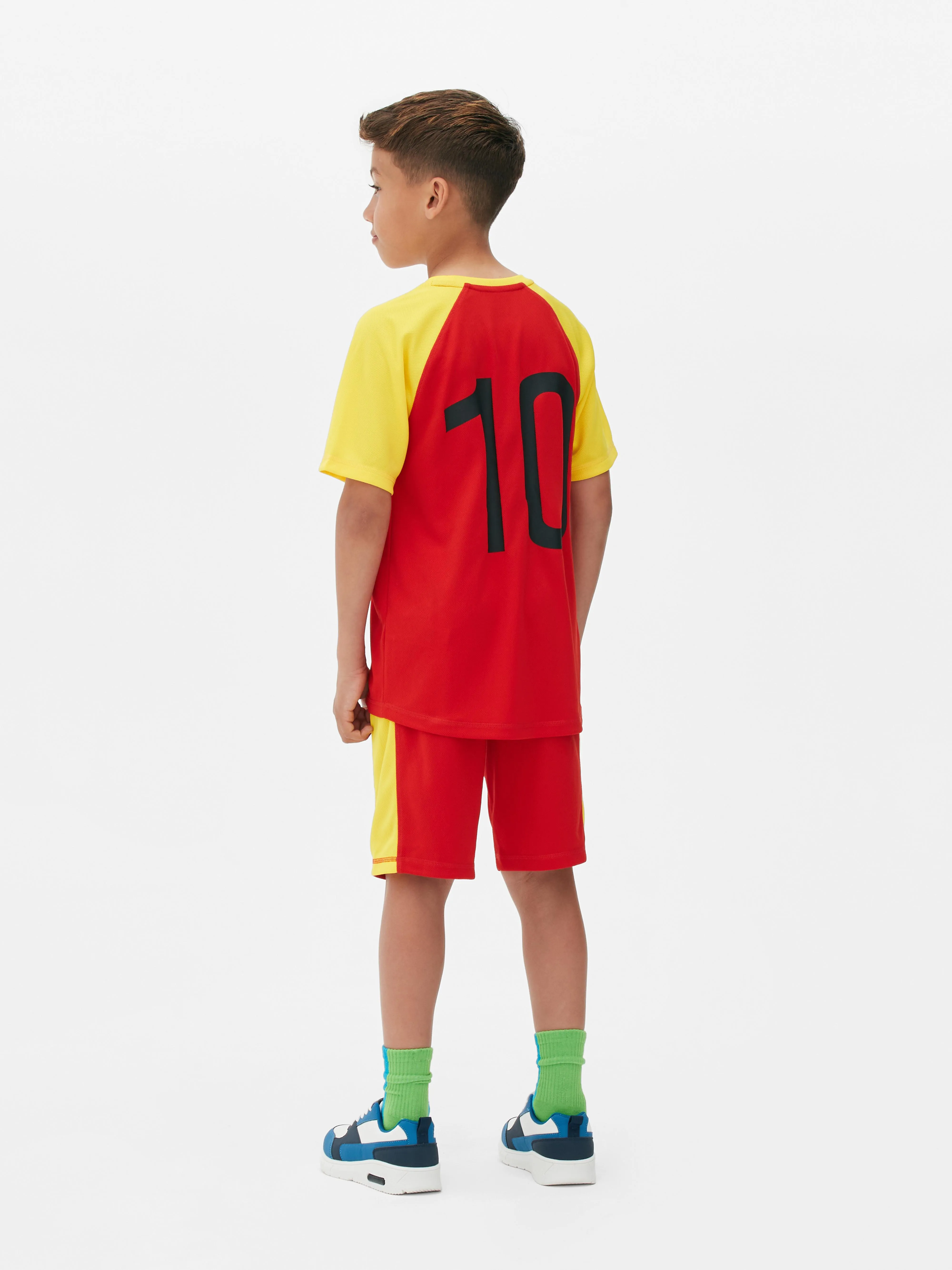 Pantalones cortos y camiseta de fútbol de España