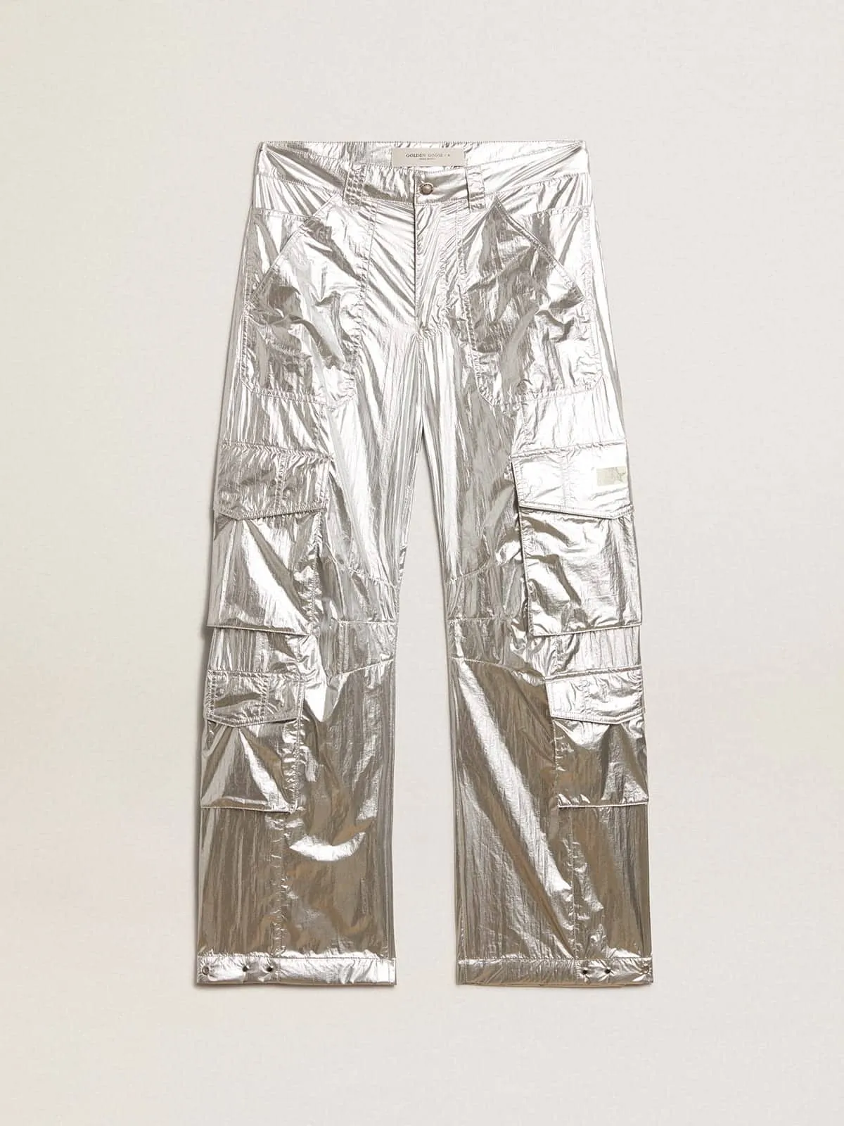 Pantalón cargo de hombre en tejido técnico plateado