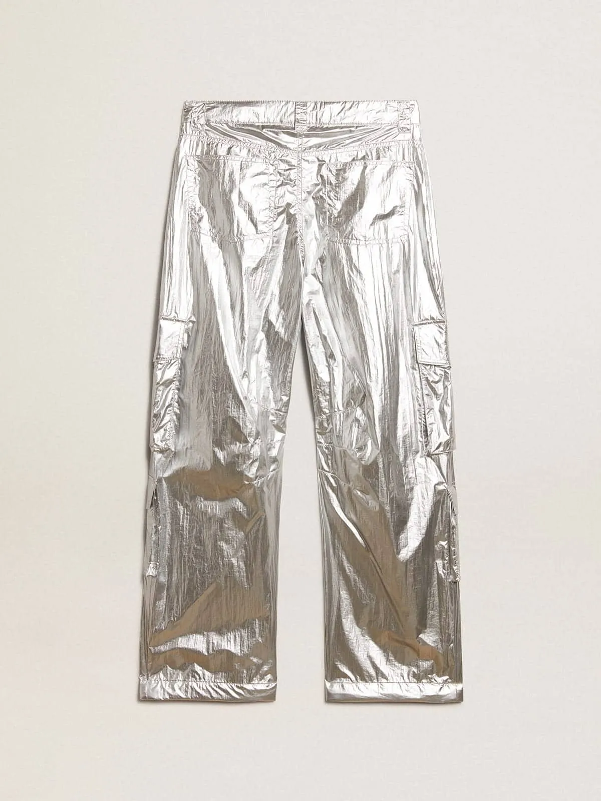 Pantalón cargo de hombre en tejido técnico plateado