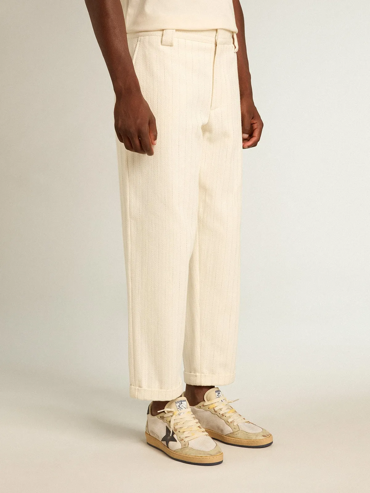 Pantalón chino de algodón a rayas color blanco envejecido