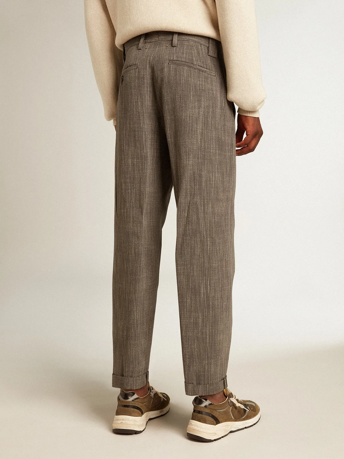 Pantalón chino de hombre en mezcla de lana jaspeada color gris