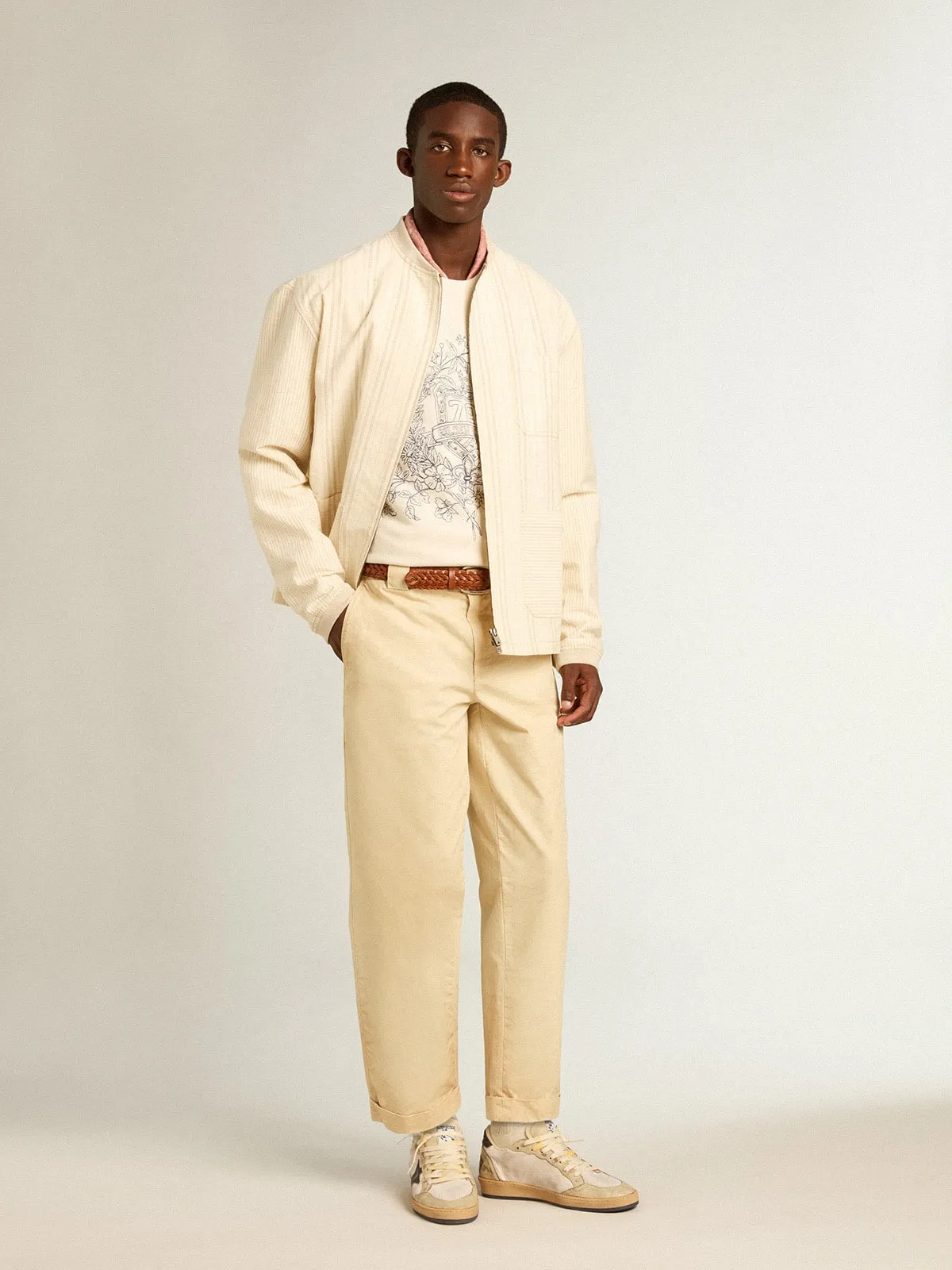 Pantalón chino en algodón color crudo