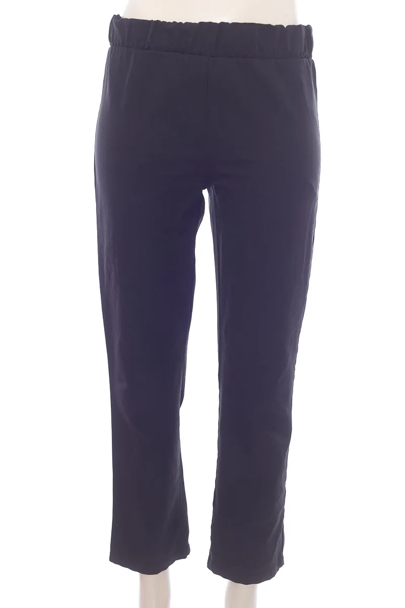 PANTALóN COLOR NEGRO  CLOSEANDO