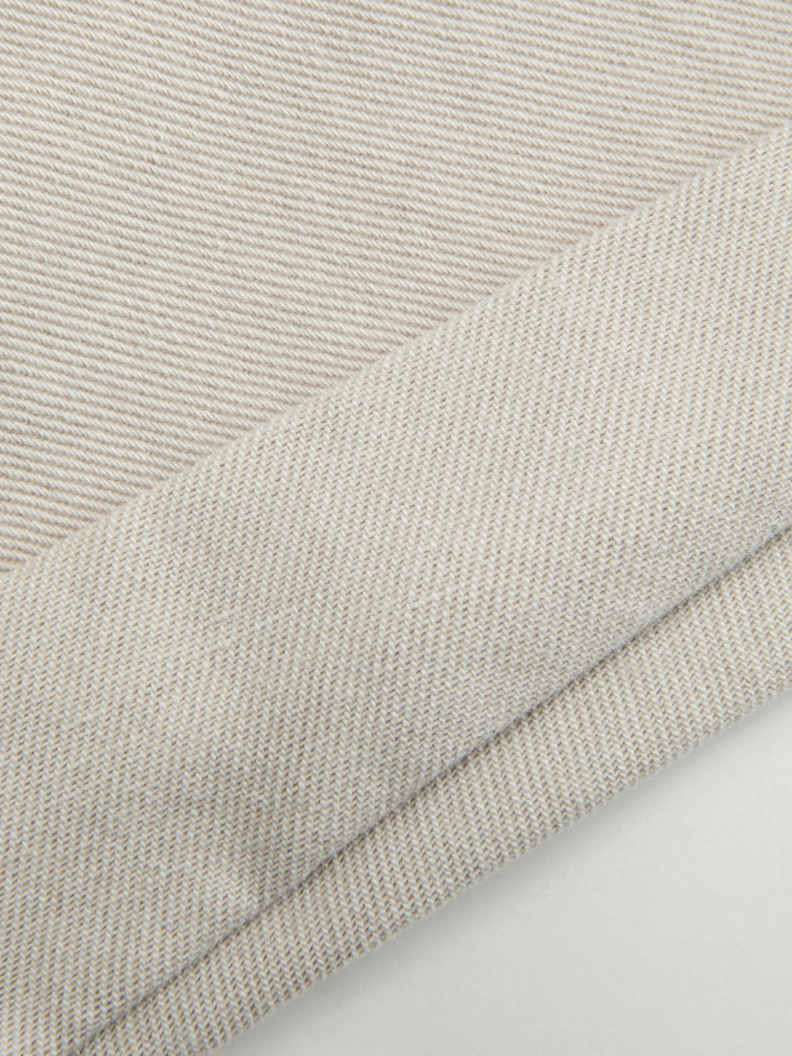 Pantalón corto vaquero de tiro medio y pierna ancha en color liso