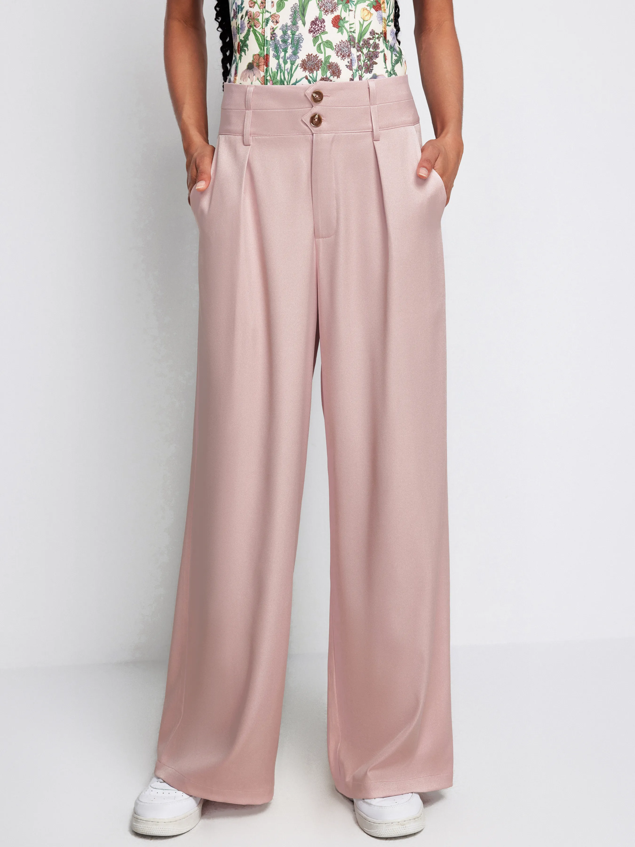 Pantalón de cintura media con botones y pierna ancha