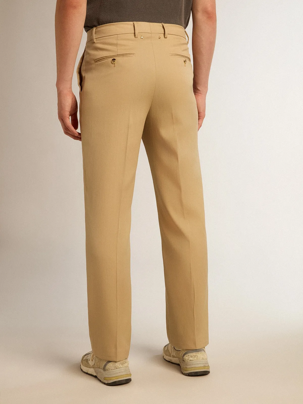 Pantalón de hombre en gabardina de lana color arena