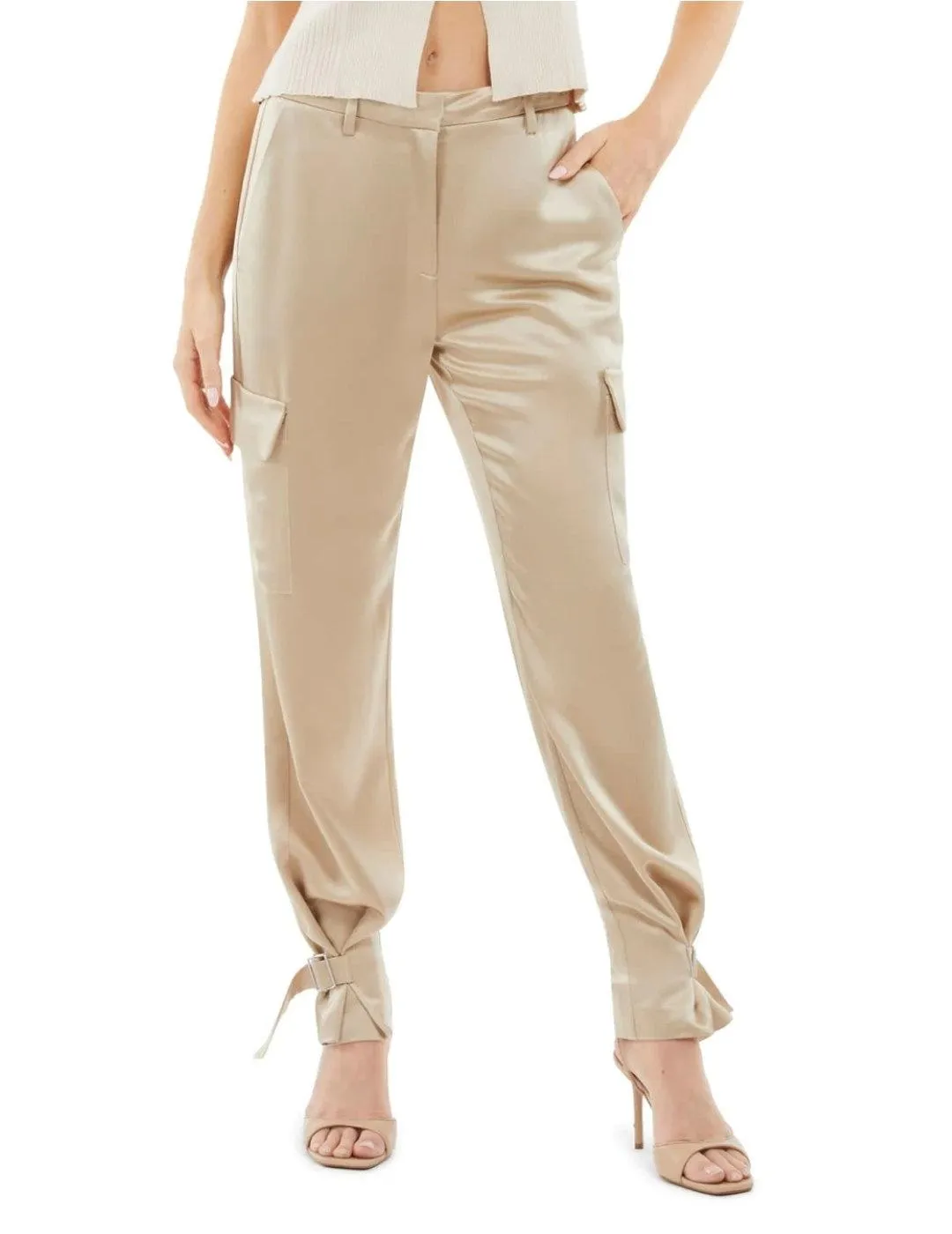 Pantalón Guess Marzia dorado satinado para mujer
