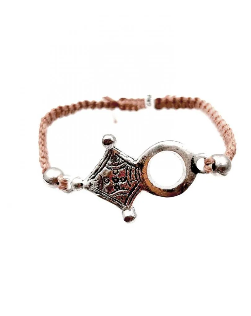 PULSERAS CAMEL DE MACRAME CON CRUZ TUAREG PLATEADA