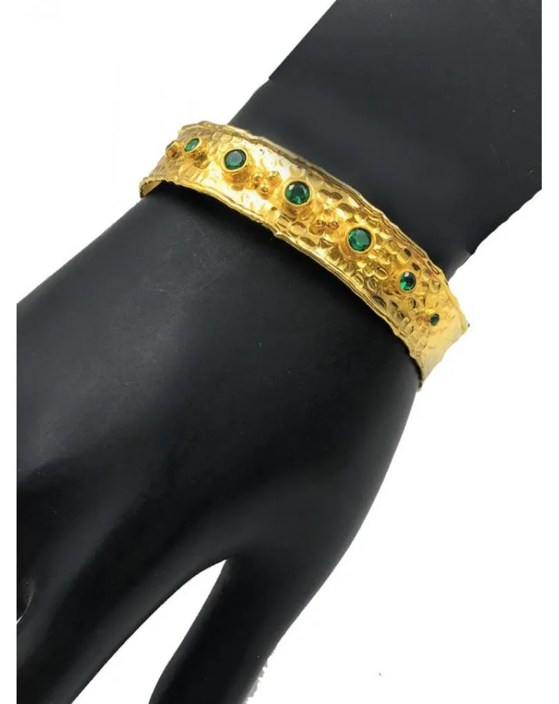 PULSERAS DORADAS CON PEDRERIA ESMERALDA PERFECTA PARA BODAS