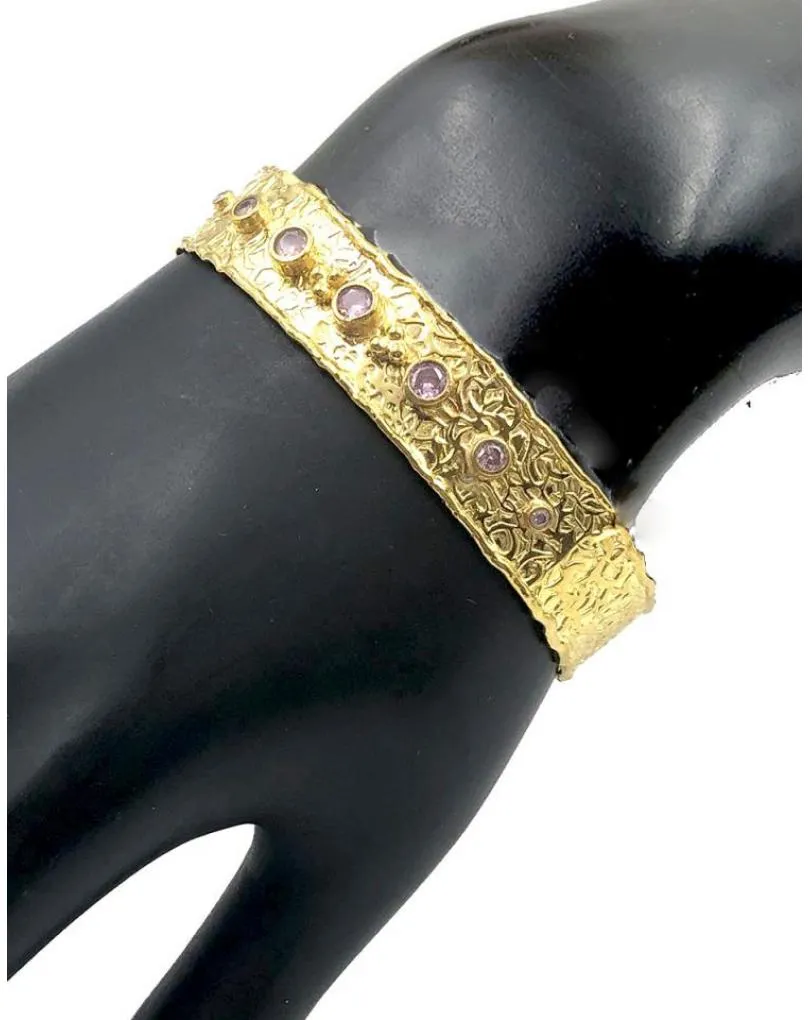 PULSERAS DORADAS CON PEDRERIA ROSA PERFECTA PARA BODAS