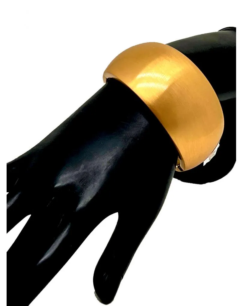 PULSERAS DORADAS Y BRAZALETES ANCHOS EN DORADO MATE