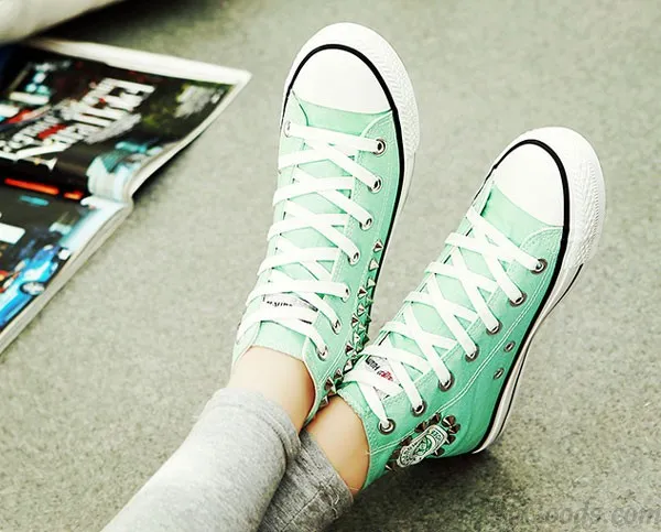 PUNK STYLE RIVET HIGHTOP CANVAS SHOES