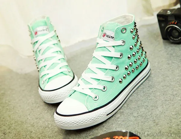 PUNK STYLE RIVET HIGHTOP CANVAS SHOES