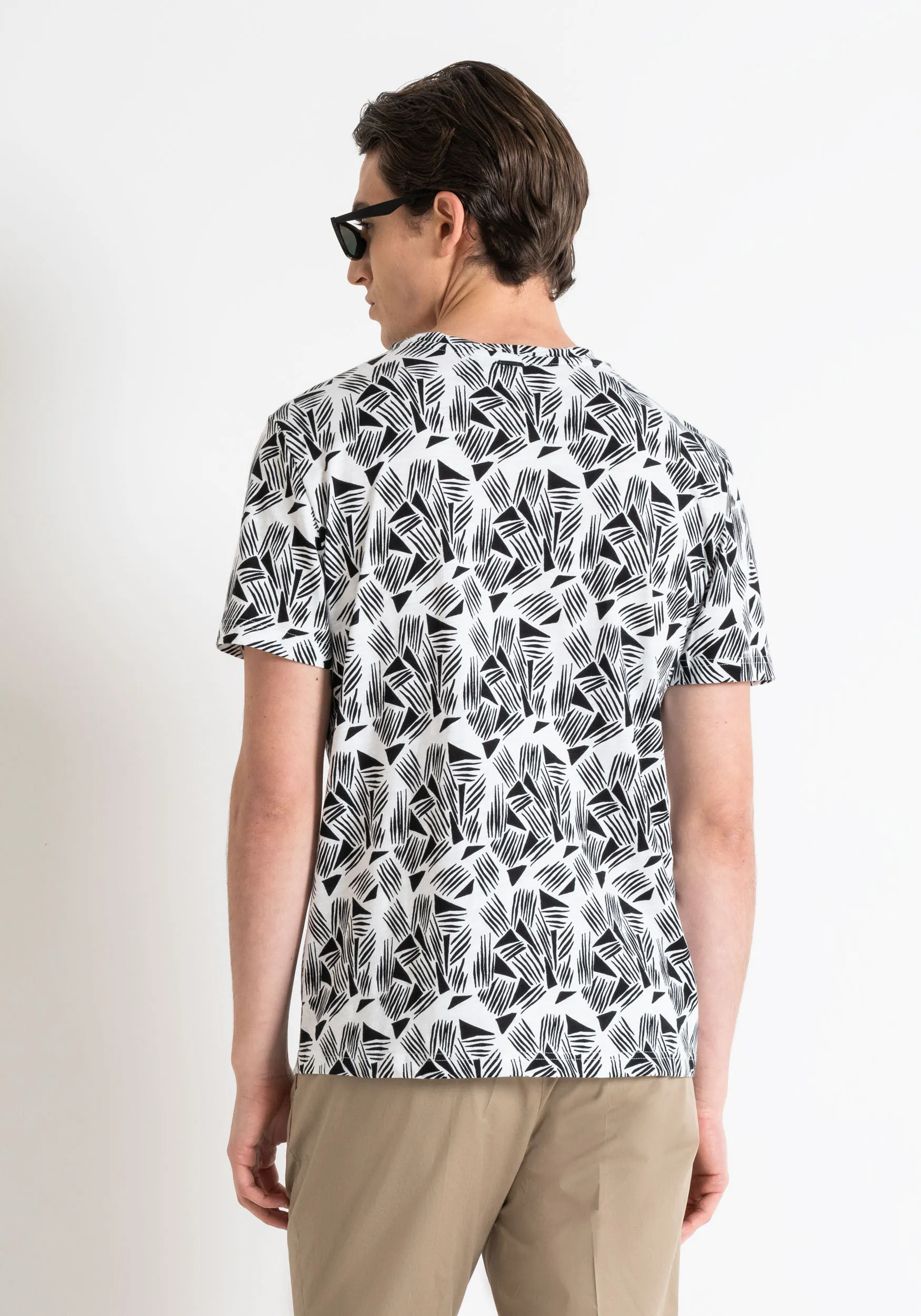REGULAR FIT TSHIRT IN PRINTED COTTON JERSEY WITH LOGO PLAQUE