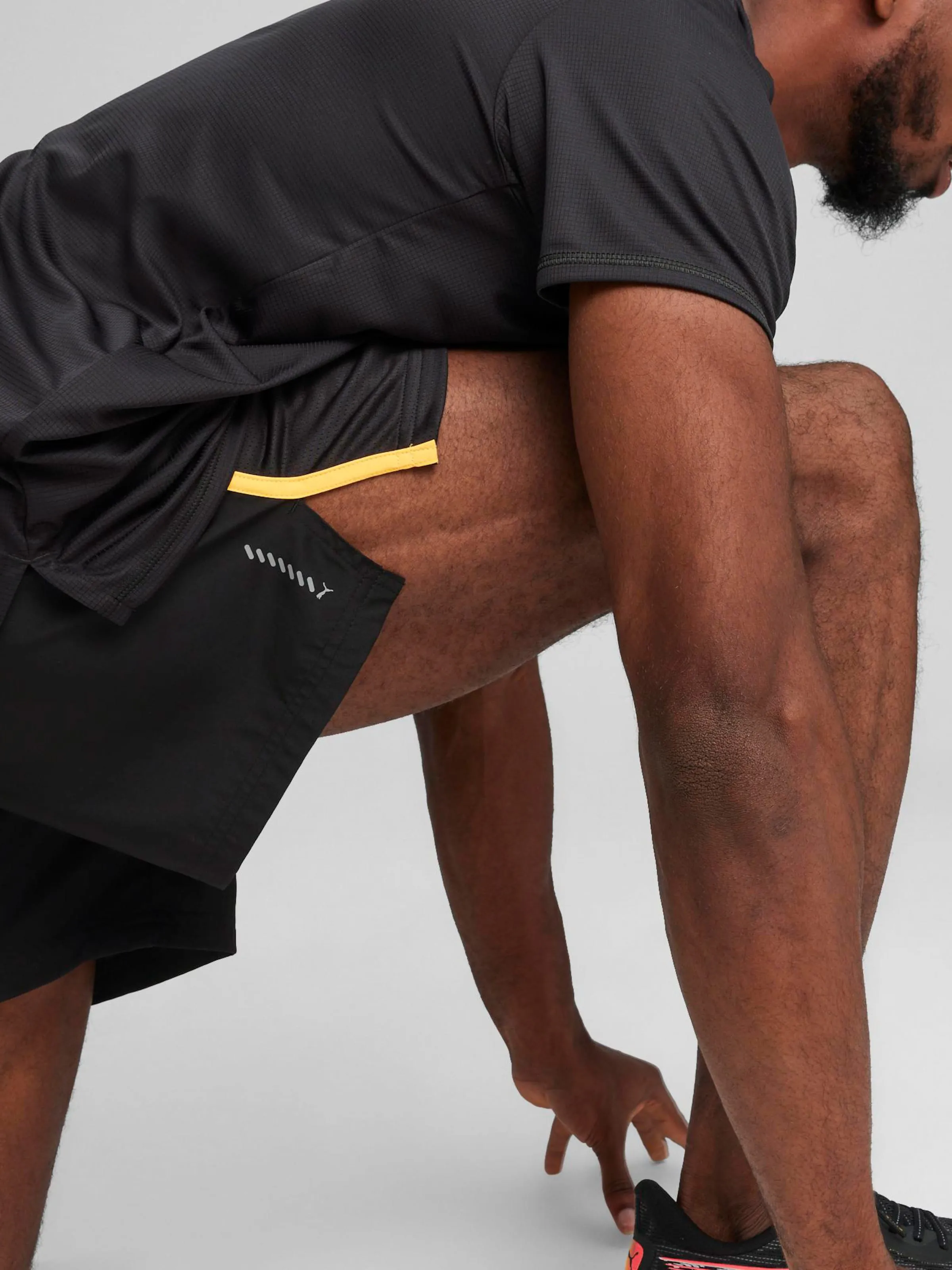 regular Pantalón deportivo 'RUN FAVORITE VELOCITY 5' PUMA en Negro