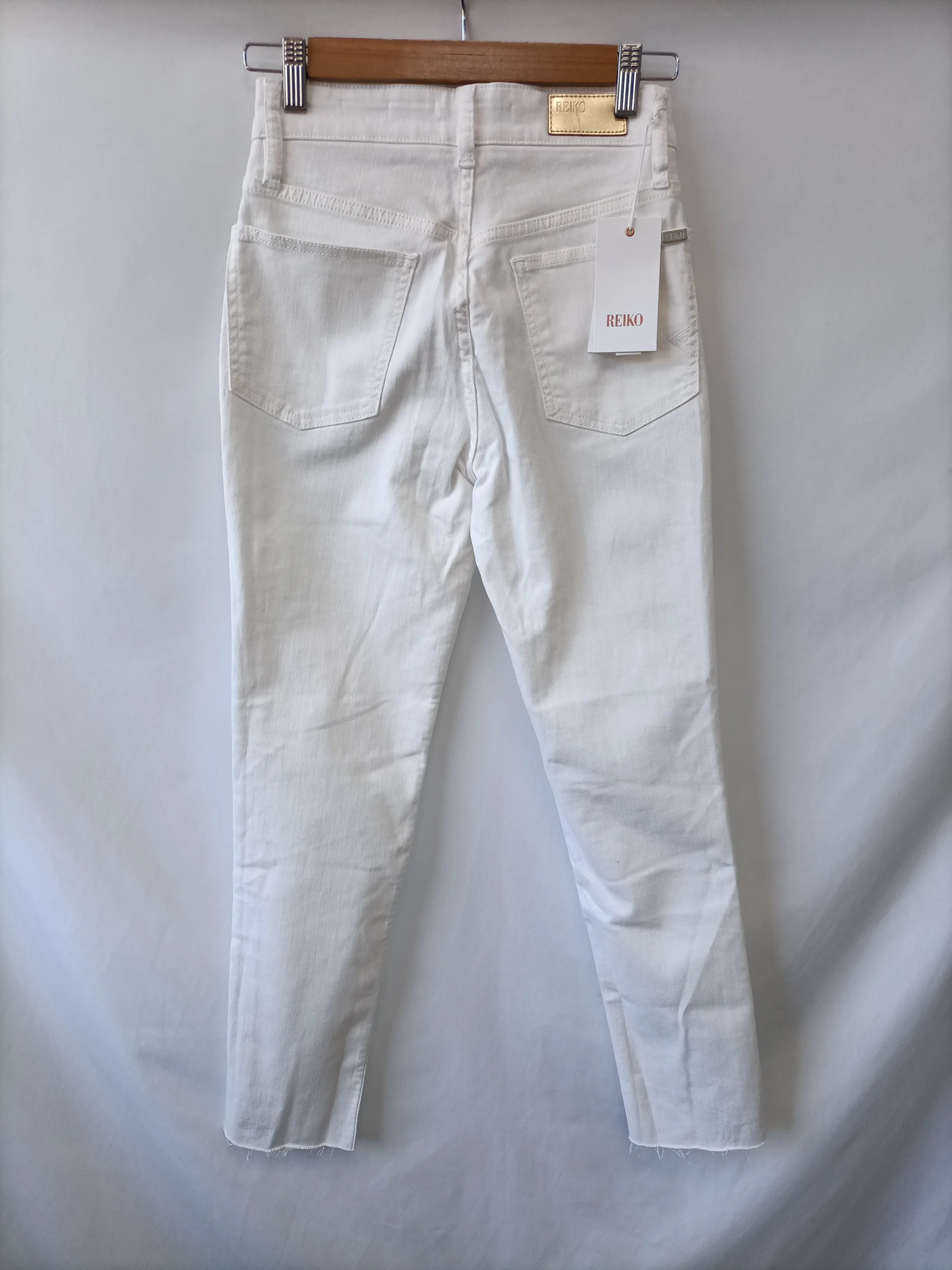 REIKO. Pantalón pitillo blanco T.34