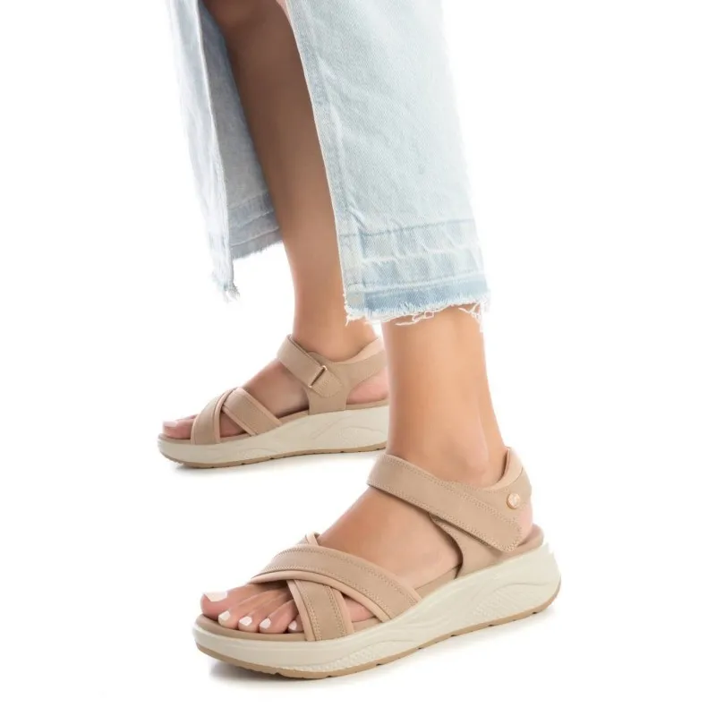Sandalia de mujer XTI 142720 Beige