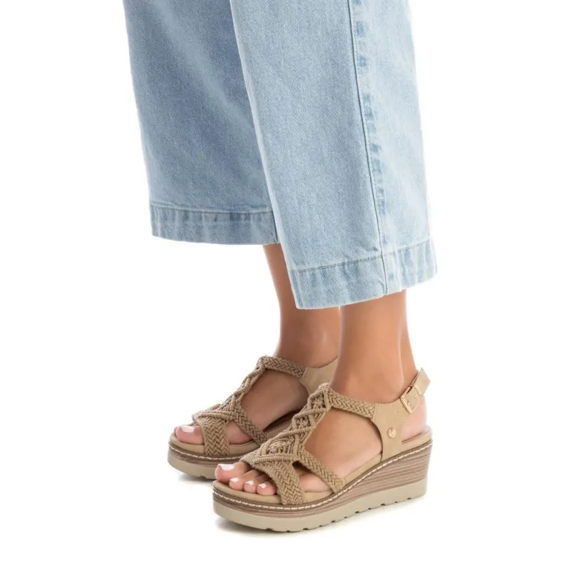 Sandalia de mujer XTI 142838 Beige