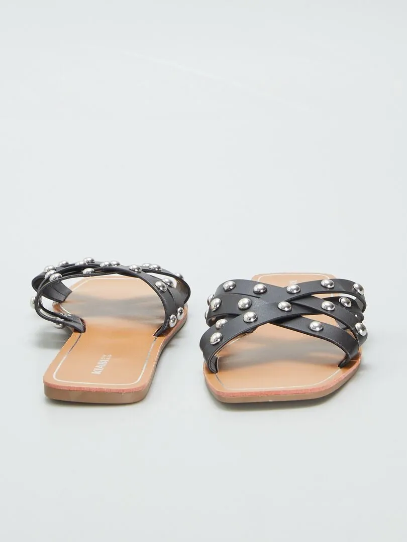 SANDALIAS CON TIRAS CRUZADAS CON TACHUELAS  NEGRO