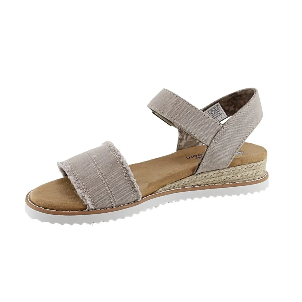 Sandalias Skechers Desert Kiss Beige