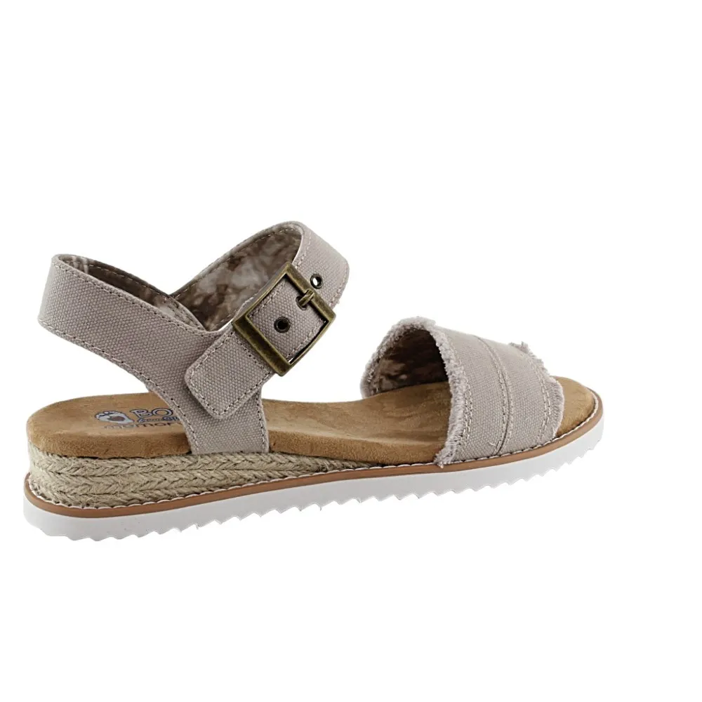 Sandalias Skechers Desert Kiss Beige