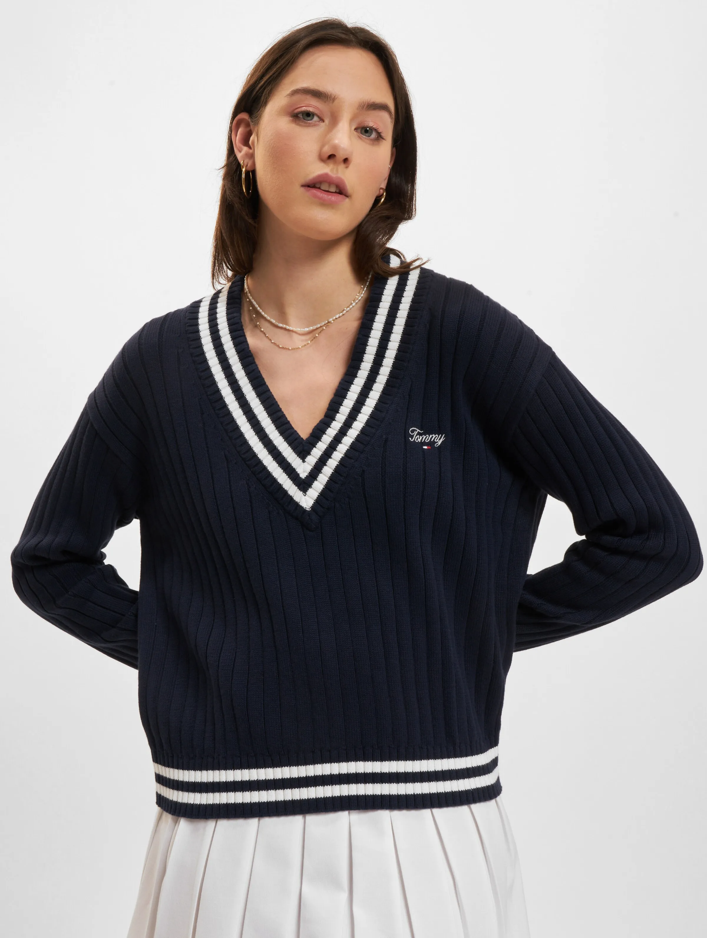 Script V Neck Rib 