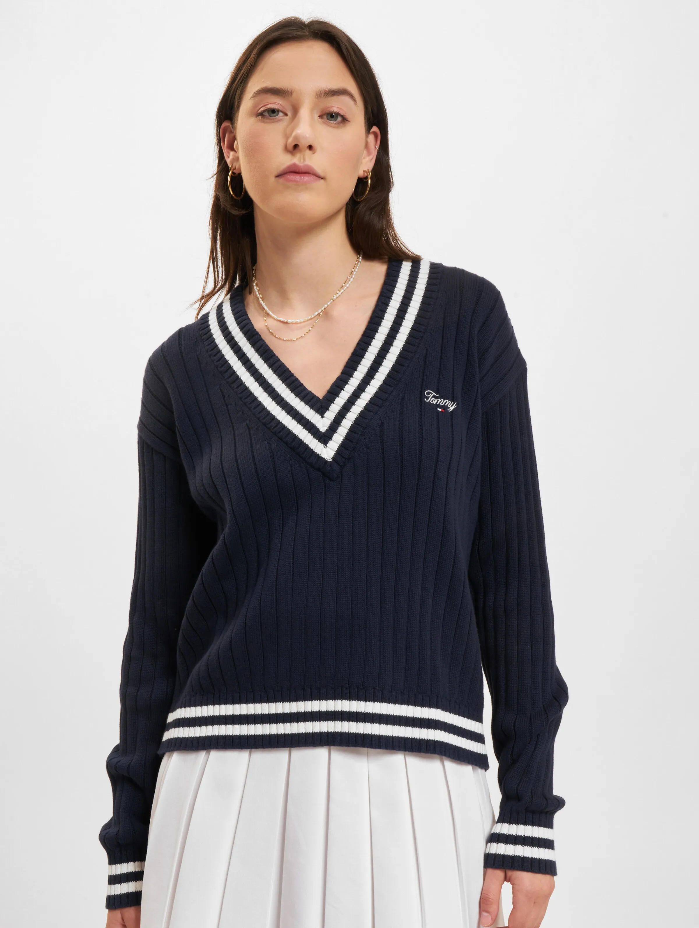 Script V Neck Rib 