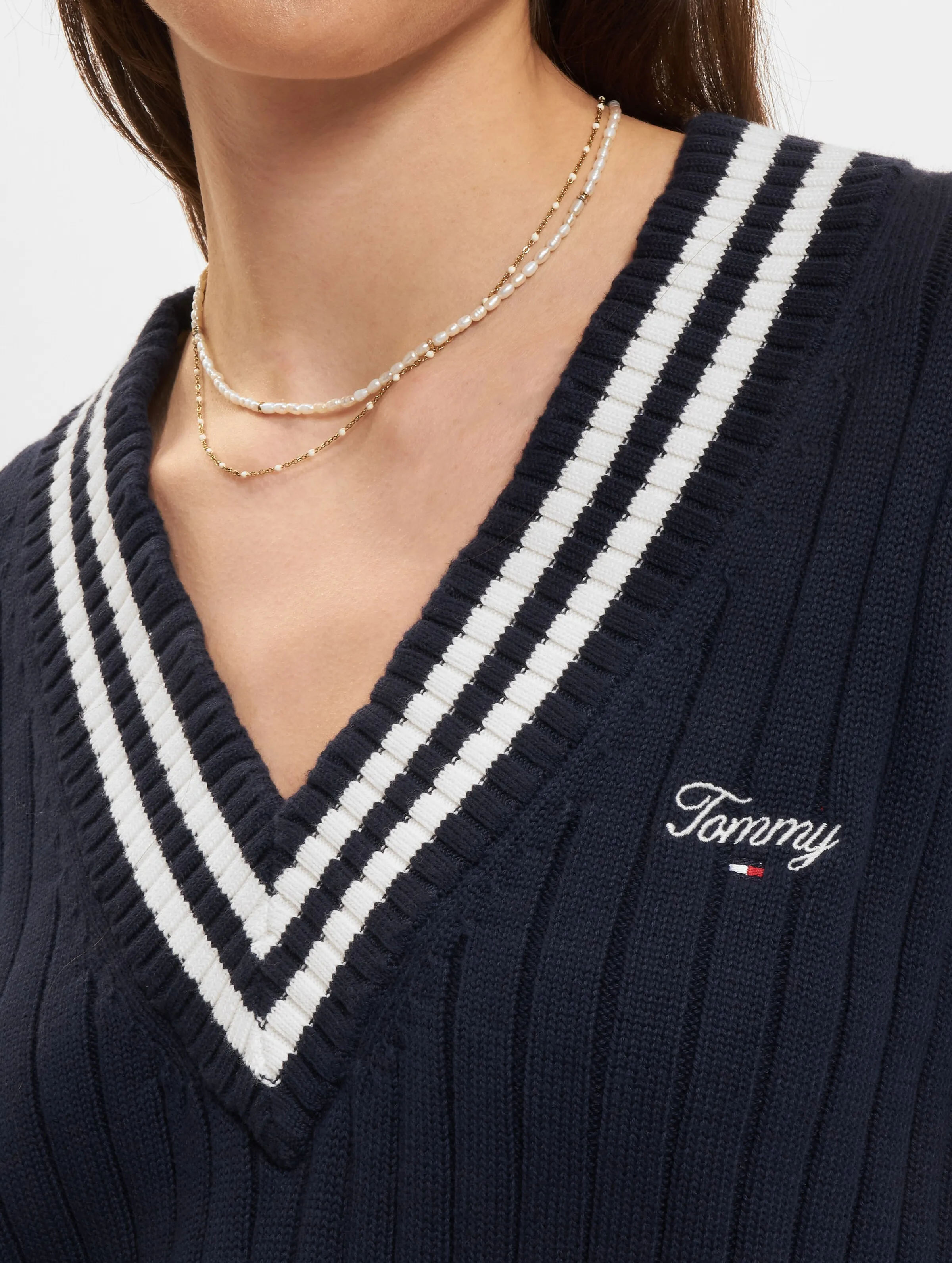 Script V Neck Rib 