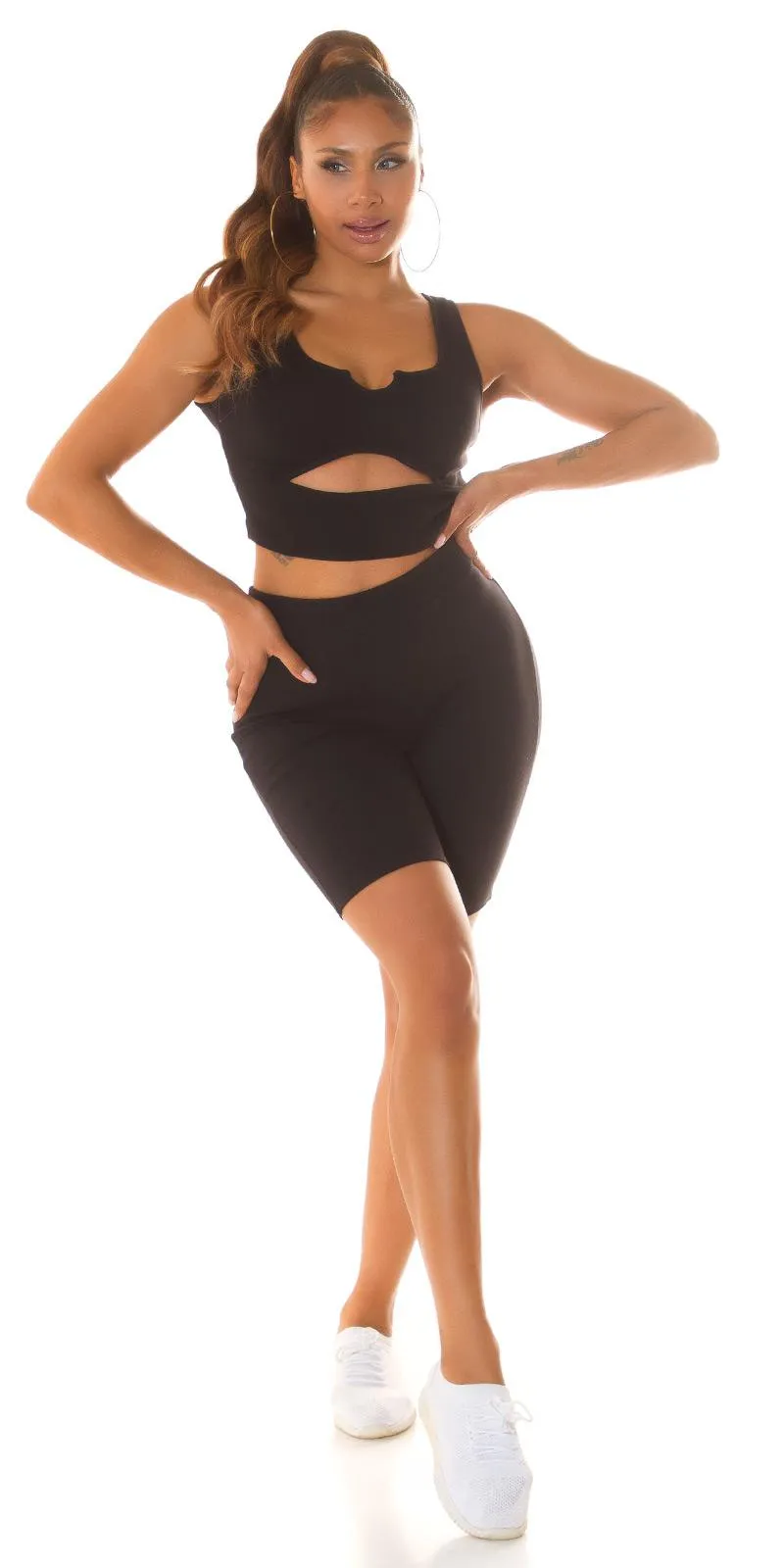 Set biker shorts y top de punto negro