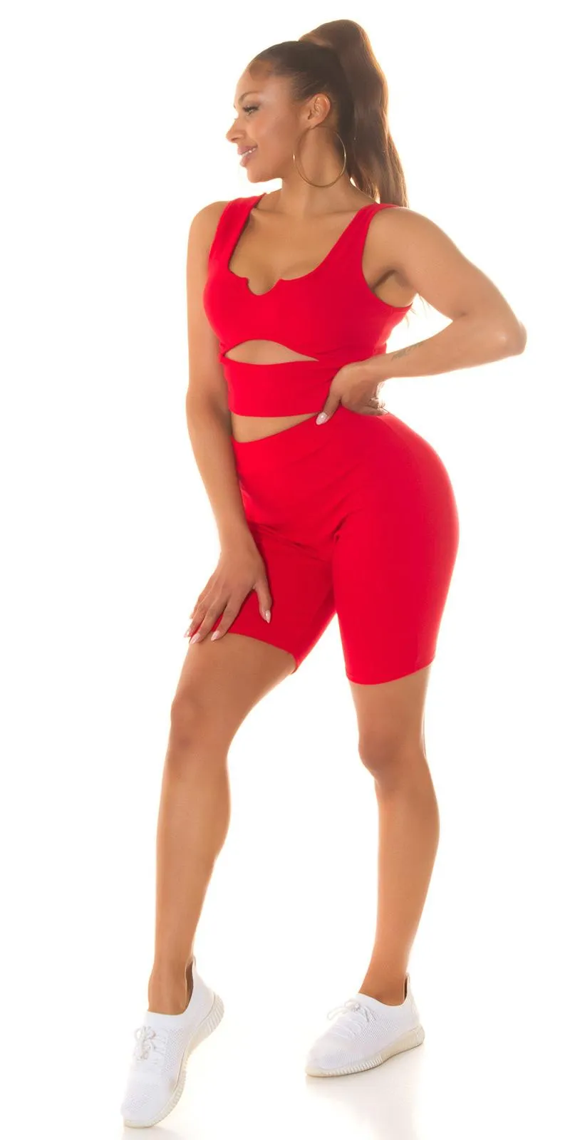 Set biker shorts y top de punto rojo